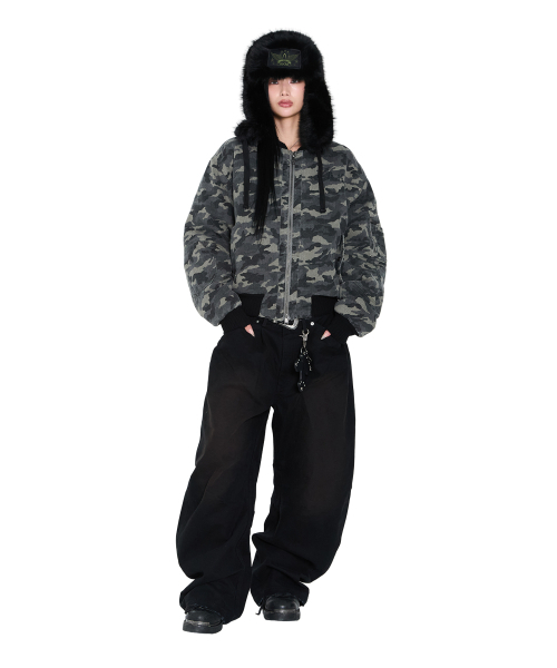 AAKAM(アーカム)の「Distressed Cotton MA-1 Jacket (Camo)(ブルゾン・レディース・その他・1/2)」の7枚目の写真