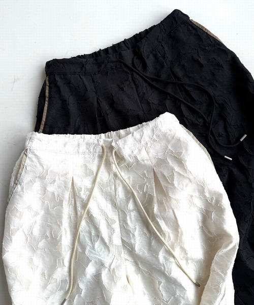 Q（キュー）の「ジャガードワイドパンツ（その他パンツ・レディース・アイボリー/ブラック・MEDIUM）」の3枚目の写真