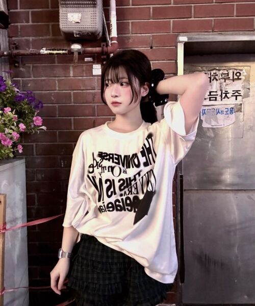 AEIAEIAE（エイエイエ）の「ユニセックスオーバーサイズグラフィックTシャツ[ホワイト]（Tシャツ/カットソー・メンズ・その他・FREE）」の4枚目の写真