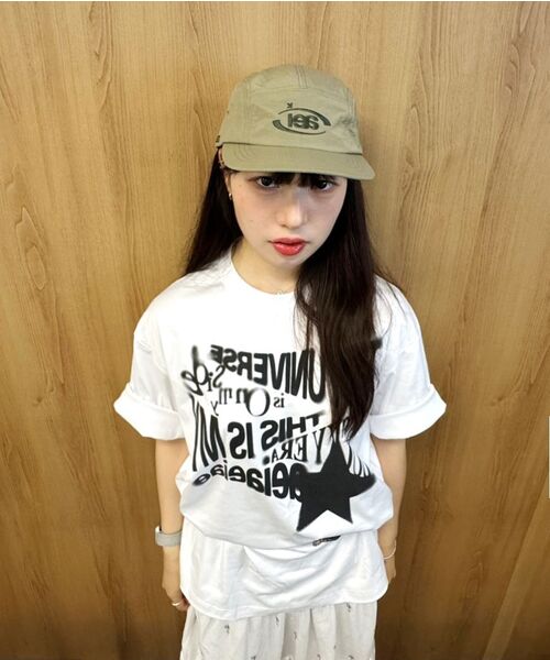 AEIAEIAE（エイエイエ）の「ユニセックスオーバーサイズグラフィックTシャツ[ホワイト]（Tシャツ/カットソー・メンズ・その他・FREE）」の3枚目の写真