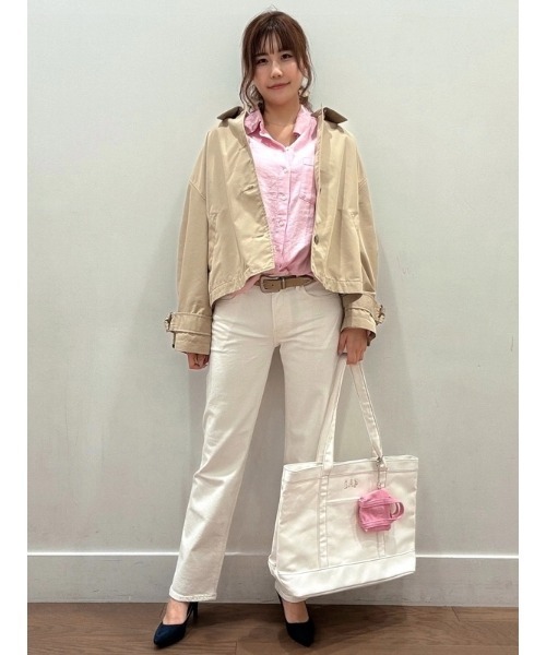 GAP(ギャップ)の「オーバーサイズ クロップド トレンチジャケット(その他アウター・レディース・ベージュ・XS/S/M/L)」の9枚目の写真