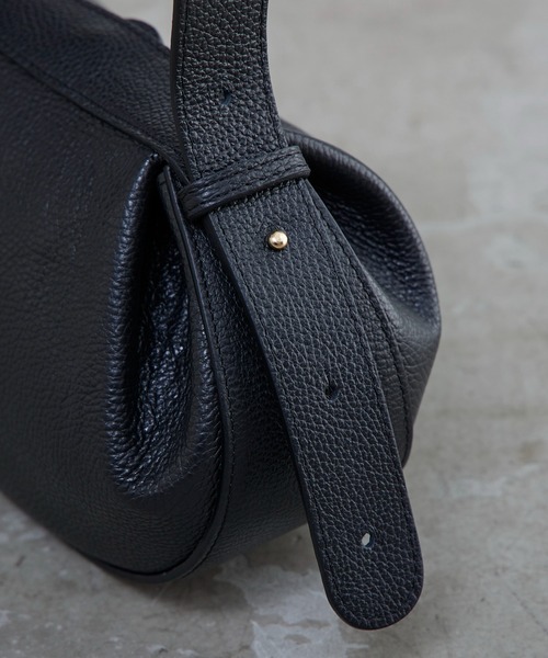 Lui's（ルイス）の「MILLELA FIRENZE / ベルトハンドバッグ（トートバッグ・レディース・ブラック/ダークブラウン/モカ・FREE）」の9枚目の写真