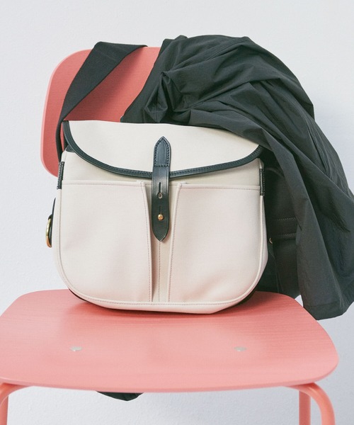 BRADY(ブレディー)の「Brady | STOUR(ショルダーバッグ・レディース・ブラック/ホワイト系その他/カーキ・ONE)」の2枚目の写真