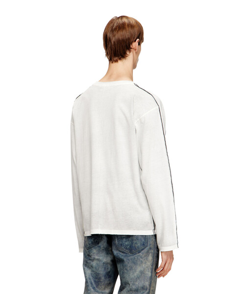 DIESEL(ディーゼル)の「メンズ 長袖Tシャツ T-RIVEN-LS(Tシャツ/カットソー・メンズ・ブラック系その他・SMALL/MEDIUM/LARGE/XXX-LARGE/XX-LARGE/X-LARGE/X-SMALL)」の2枚目の写真