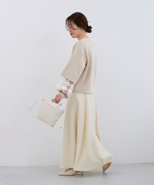 le.coeur blanc（ルクールブラン）の「《WEB限定アイテム》袖レースダンボールスウェット（スウェット・レディース・オフホワイト・38）」の3枚目の写真