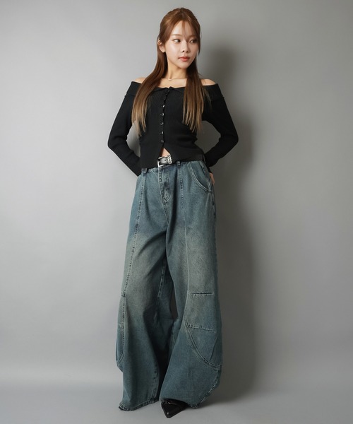 SPINNS(スピンズ)の「上品オフショルで差がつく♪デコルテ映え美人ニットトップス/5色展開(ニット/セーター・レディース・ネイビー/レッド/アイボリー/ブラック/グレー・ONESIZE)」の10枚目の写真
