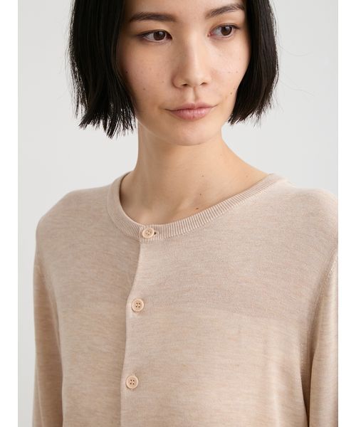MIESROHE(ミースロエ)の「【セットアップ対応】【洗える】シルク混天竺ニットカーデ(ニット/セーター・レディース・ブラック/ベージュ・F)」の7枚目の写真