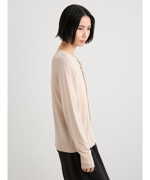 MIESROHE(ミースロエ)の「【セットアップ対応】【洗える】シルク混天竺ニットカーデ(ニット/セーター・レディース・ブラック/ベージュ・F)」の15枚目の写真