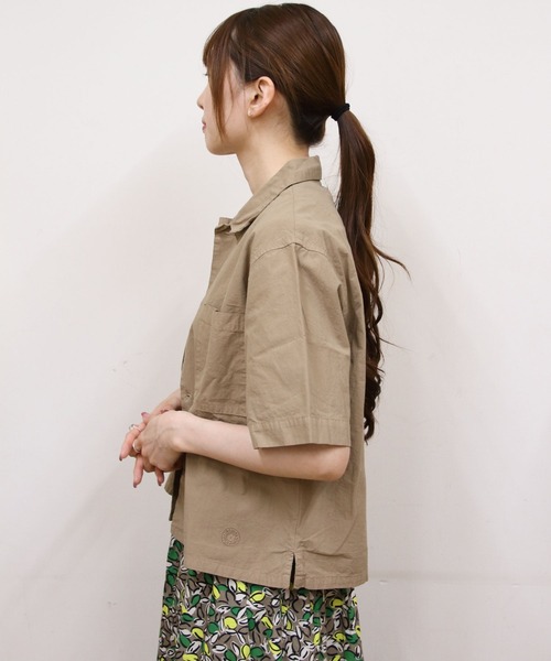ORCIVAL（オーシバル）の「ORCIVAL/オーシバル　ガーメントダイポプリン レギュラーカラーショートスリーブシャツ　REGULAR COLLAR POPLIN SHORTSLEEVE SHIRT　OR-B0446 GDP（シャツ/ブラウス・レディース・クリーム/ダークベージュ/イエロー・1）」の9枚目の写真