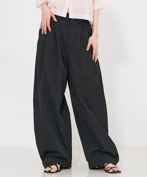 NOMINE（ノミネ）の「タック ボリュームパンツ（その他パンツ・レディース・ホワイト/ブラック/チャコールグレー・S/M）」の3枚目の写真