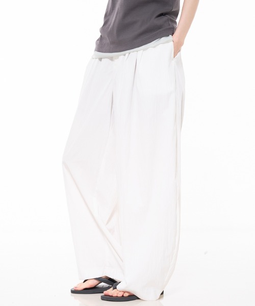 NOMINE(ノミネ)の「タック ボリュームパンツ(その他パンツ・レディース・ホワイト/ブラック/チャコールグレー・S/M)」の1枚目の写真