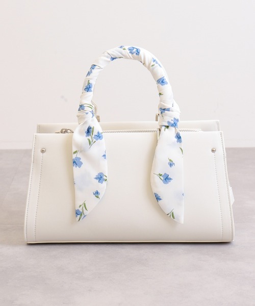 artemis by DIANA（アルテミスバイダイアナ）の「ショルダーベルト付属 2WAYスカーフリボンバッグ（ハンドバッグ・レディース・ホワイト/ブラウン/イエロー/ブラック・FREE）」の12枚目の写真