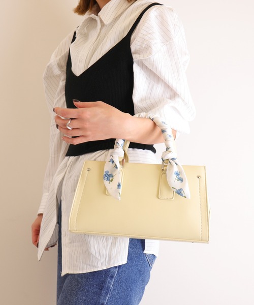 artemis by DIANA（アルテミスバイダイアナ）の「ショルダーベルト付属 2WAYスカーフリボンバッグ（ハンドバッグ・レディース・ホワイト/ブラウン/イエロー/ブラック・FREE）」の9枚目の写真