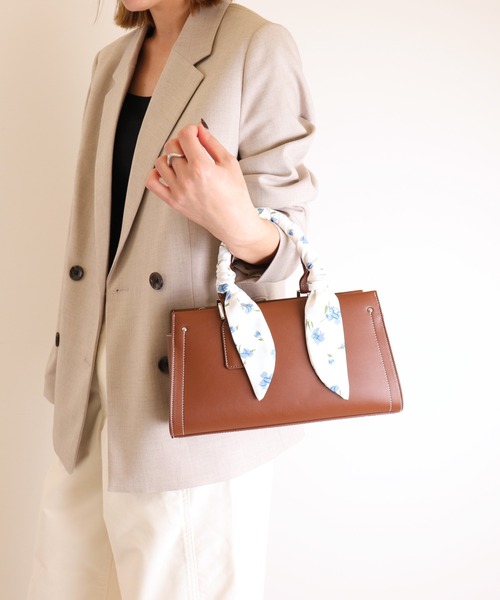 artemis by DIANA（アルテミスバイダイアナ）の「ショルダーベルト付属 2WAYスカーフリボンバッグ（ハンドバッグ・レディース・ホワイト/ブラウン/イエロー/ブラック・FREE）」の5枚目の写真