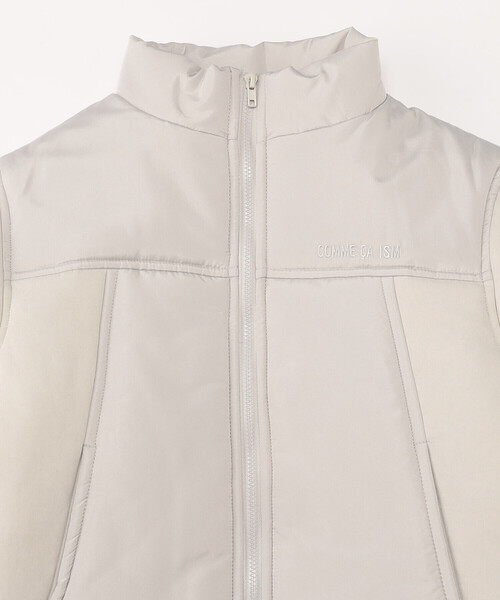 COMME CA ISM(コムサイズム)の「タフタ×スエードタッチ 中綿ブルゾン(ブルゾン・キッズ・カーキ/グレイッシュベージュ・100cm/110cm/120cm/130cm/140cm/150cm)」の4枚目の写真
