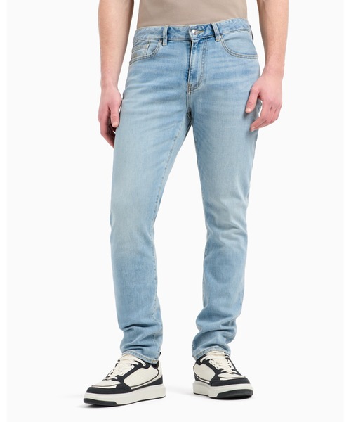 ARMANI EXCHANGE(アルマーニエクスチェンジ)の「【A|X アルマーニ エクスチェンジ】ブルーウォッシュデニムパンツ_J14 SKINNY(デニムパンツ・メンズ・ライトブルー・34inch/32inch/29inch/40inch/36inch/33inch/31inch/28inch)」の1枚目の写真