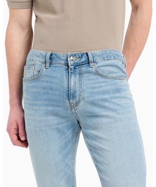 ARMANI EXCHANGE(アルマーニエクスチェンジ)の「【A|X アルマーニ エクスチェンジ】ブルーウォッシュデニムパンツ_J14 SKINNY(デニムパンツ・メンズ・ライトブルー・34inch/32inch/29inch/40inch/36inch/33inch/31inch/28inch)」の3枚目の写真