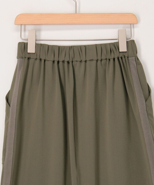 MICO COULIER（ミコクリエ）の「CICA配合サークルストレッチスカート（スカート・レディース・オリーブ/ブラック・36/38）」の20枚目の写真