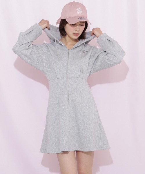 JILL by JILL STUART(ジルバイジルスチュアート)の「ダイバーフーディーミニワンピース(ワンピース・レディース・ネイビー/グレー/ピンク・FREE)」の2枚目の写真