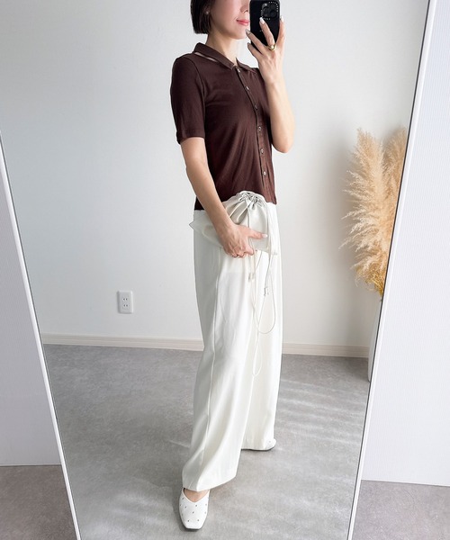 &. NOSTALGIA(アンドドットノスタルジア)の「【ZOZO限定】オープンネックポロカットソー(Tシャツ/カットソー・レディース・ブラック/ブラウン・M)」の5枚目の写真