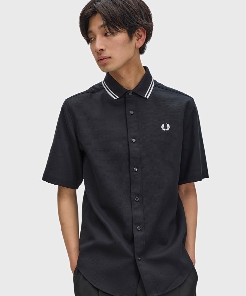FRED PERRY(フレッドペリー)の「Polo Collar Shirt/ポロカラーシャツ(シャツ/ブラウス・メンズ・ホワイト/ブラック・M/S/L)」の2枚目の写真