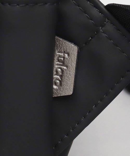 fulcro（フルクロ）の「撥水・耐水 自立型 マットコーティング ポリエステル ビジネスリュック A4・PC・PET収納 キャリーオン対応 sleek スリーク（ビジネスバッグ・メンズ・ブラック・FREE）」の6枚目の写真