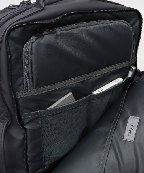 fulcro（フルクロ）の「撥水・耐水 自立型 マットコーティング ポリエステル ビジネスリュック A4・PC・PET収納 キャリーオン対応 sleek スリーク（ビジネスバッグ・メンズ・ブラック・FREE）」の11枚目の写真