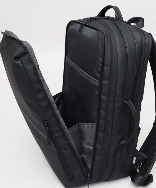 fulcro（フルクロ）の「撥水・耐水 自立型 マットコーティング ポリエステル ビジネスリュック A4・PC・PET収納 キャリーオン対応 sleek スリーク（ビジネスバッグ・メンズ・ブラック・FREE）」の18枚目の写真