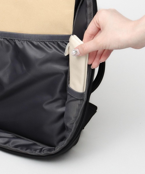 fulcro（フルクロ）の「撥水・耐水 自立型 マットコーティング ポリエステル ビジネスリュック A4・PC・PET収納 キャリーオン対応 sleek スリーク（ビジネスバッグ・メンズ・ブラック・FREE）」の17枚目の写真