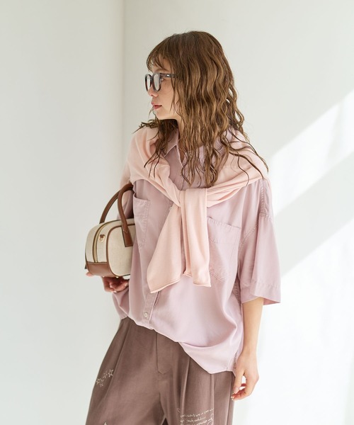 BAYFLOW（ベイフロー）の「[簡単ブラウジング仕様]2WAYスタンダート半袖シャツ（シャツ/ブラウス・レディース・ブルー/オフホワイト/ライトグリーン/モーブ系/ブラウン系/チャコール・FREE）」の14枚目の写真