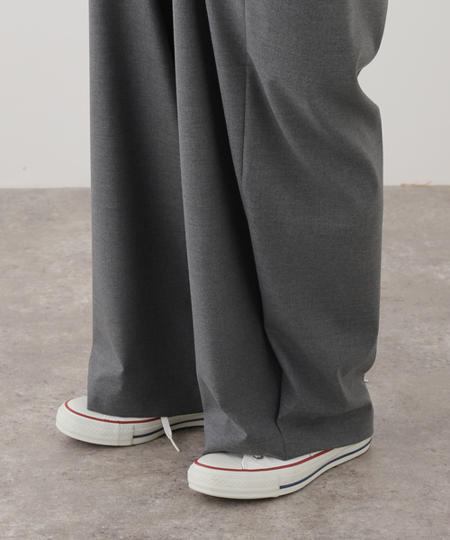 JOURNAL STANDARD LUXE（ジャーナルスタンダード　ラックス）の「TR タックパンツ（その他パンツ・レディース・チャコールグレー/ライトグレー・FREE）」の4枚目の写真