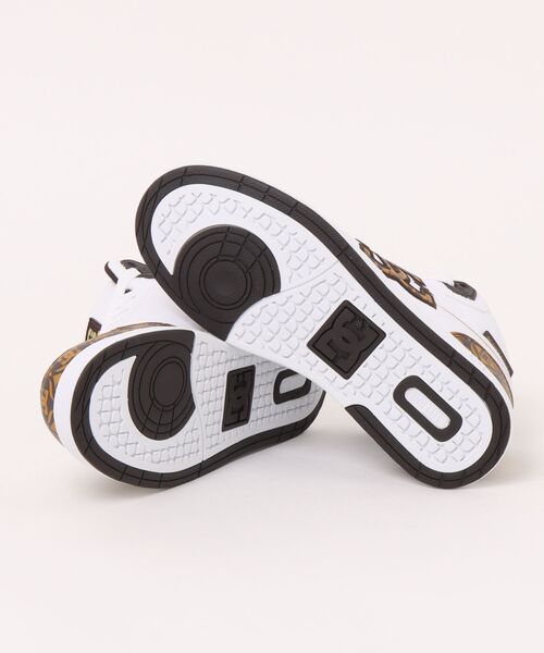 DC SHOES(ディーシーシューズ)の「DC SHOES ディーシーシューズ WS UNIVERSITY MID SE SN レディーススニーカー ハイカット(ウィメンズユニバーシティミッドSESN) DW261303 WBG ホワイト/ブラウン(スニーカー・レディース・ホワイト系その他・23.0cm/23.5cm/24.0cm/24.5cm/25.0cm)」の2枚目の写真