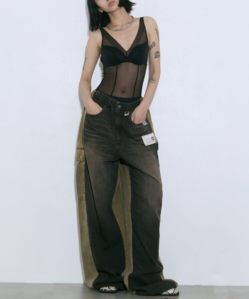 MIHARAYASUHIRO(ミハラヤスヒロ)の「【MIHARA YASUHIRO/ミハラヤスヒロ】COMBINED DENIM×CARGO PANTS(デニムパンツ・レディース・ブラック/ダークインディゴブルー・36/38)」の1枚目の写真
