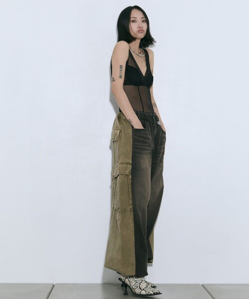 MIHARAYASUHIRO(ミハラヤスヒロ)の「【MIHARA YASUHIRO/ミハラヤスヒロ】COMBINED DENIM×CARGO PANTS(デニムパンツ・レディース・ブラック/ダークインディゴブルー・36/38)」の10枚目の写真