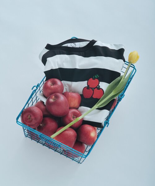 ear PAPILLONNER（イアパピヨネ）の「【HELLO KITTY（ハローキティ）×ear】コラボTシャツ《手洗い可》（Tシャツ/カットソー・レディース・ブラック/ブラック系その他・FREE）」の21枚目の写真