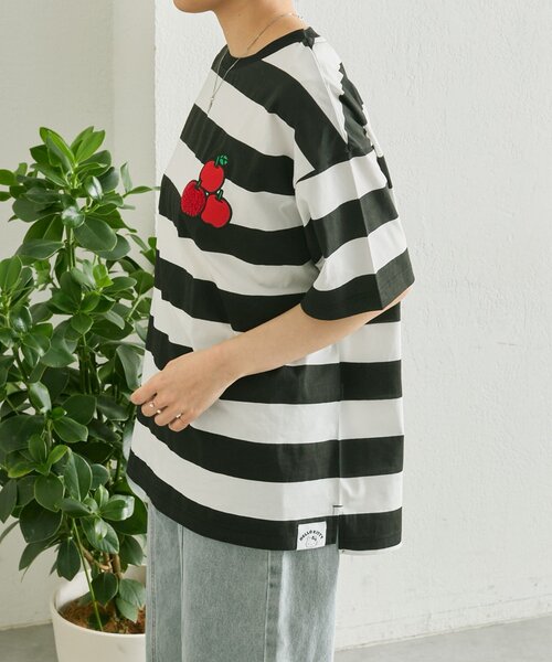 ear PAPILLONNER（イアパピヨネ）の「【HELLO KITTY（ハローキティ）×ear】コラボTシャツ《手洗い可》（Tシャツ/カットソー・レディース・ブラック/ブラック系その他・FREE）」の11枚目の写真