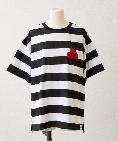 ear PAPILLONNER（イアパピヨネ）の「【HELLO KITTY（ハローキティ）×ear】コラボTシャツ《手洗い可》（Tシャツ/カットソー・レディース・ブラック/ブラック系その他・FREE）」の5枚目の写真