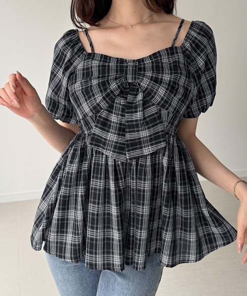 junoah(ジュノア)の「リボンデザインペプラムブラウス(シャツ/ブラウス・レディース・ブラウン/ブラック/ネイビー・LARGE/MEDIUM/SMALL)」の3枚目の写真