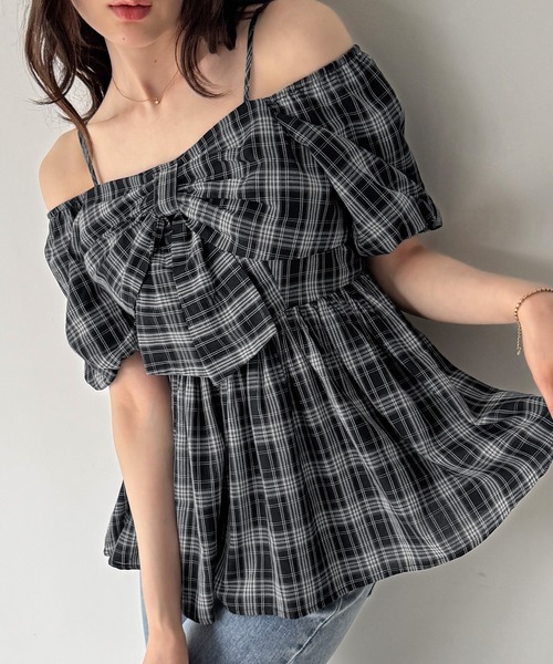 junoah(ジュノア)の「リボンデザインペプラムブラウス(シャツ/ブラウス・レディース・ブラウン/ブラック/ネイビー・LARGE/MEDIUM/SMALL)」の5枚目の写真