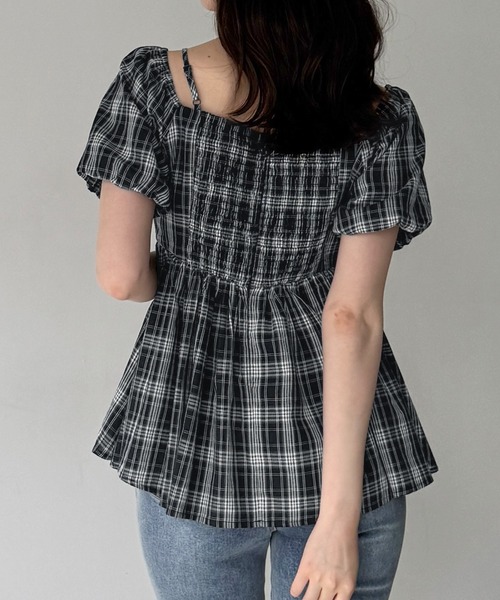 junoah(ジュノア)の「リボンデザインペプラムブラウス(シャツ/ブラウス・レディース・ブラウン/ブラック/ネイビー・LARGE/MEDIUM/SMALL)」の7枚目の写真