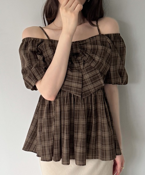 junoah(ジュノア)の「リボンデザインペプラムブラウス(シャツ/ブラウス・レディース・ブラウン/ブラック/ネイビー・LARGE/MEDIUM/SMALL)」の10枚目の写真