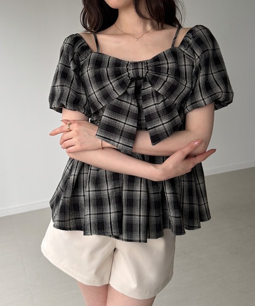junoah(ジュノア)の「リボンデザインペプラムブラウス(シャツ/ブラウス・レディース・ブラウン/ブラック/ネイビー・LARGE/MEDIUM/SMALL)」の15枚目の写真