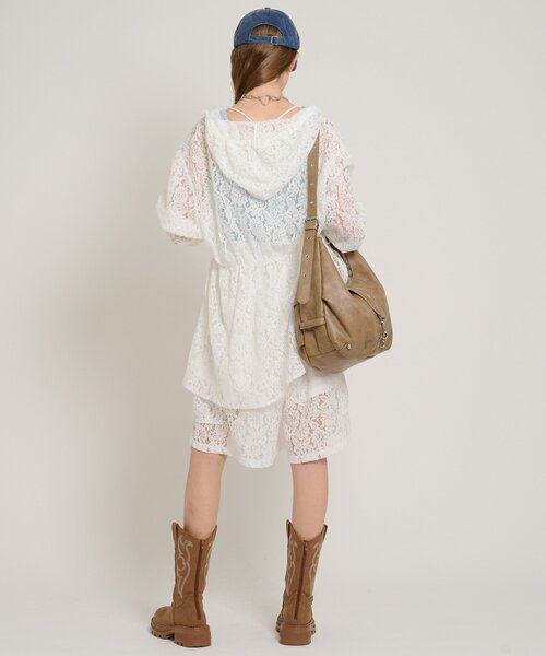 w closet（ダブルクローゼット）の「【3色展開/ウエストゴム】ドロストフードシャツ（シャツ/ブラウス・レディース・ネイビー/オフホワイト/ピンク/グリーン・FREE）」の21枚目の写真