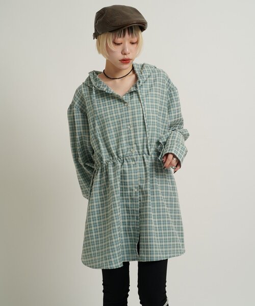 w closet(ダブルクローゼット)の「【3色展開/ウエストゴム】ドロストフードシャツ(シャツ/ブラウス・レディース・ネイビー/オフホワイト/ピンク/グリーン・FREE)」の16枚目の写真