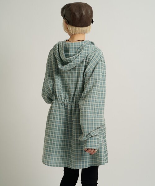 w closet(ダブルクローゼット)の「【3色展開/ウエストゴム】ドロストフードシャツ(シャツ/ブラウス・レディース・ネイビー/オフホワイト/ピンク/グリーン・FREE)」の18枚目の写真