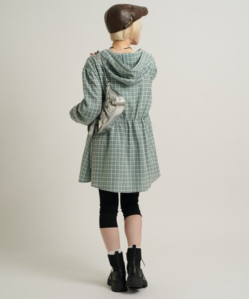 w closet(ダブルクローゼット)の「【3色展開/ウエストゴム】ドロストフードシャツ(シャツ/ブラウス・レディース・ネイビー/オフホワイト/ピンク/グリーン・FREE)」の22枚目の写真