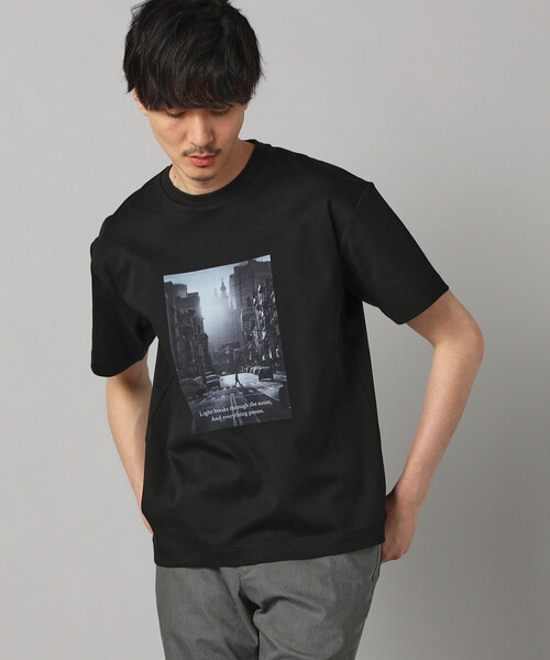 COMME CA MEN(コムサメン)の「フォト Tシャツ(Tシャツ/カットソー・メンズ・ブラック/ベージュ/ホワイト・L/M)」の1枚目の写真