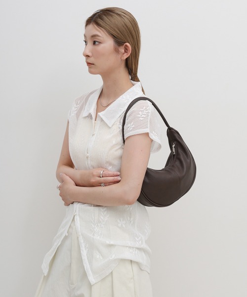 select MOCA(セレクトモカ)の「ハーフムーンカーブミニハンドバッグ(ハンドバッグ・レディース・ブラック/ブラウン/ライトグレー・FREE)」の8枚目の写真