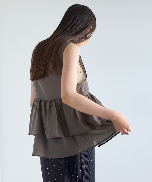 LEPSIM（レプシィム）の「シアーZIPペプラムベスト　663992（ベスト・レディース・ライトベージュ/ブラック/カーキブラウン・FREE）」の20枚目の写真