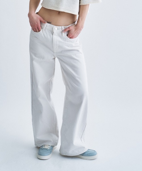 CODE A(コードエー)の「NEEDBY heritage|LUNA(デニムパンツ・レディース・サックスブルー/ホワイト・23/24/25/26/22)」の1枚目の写真